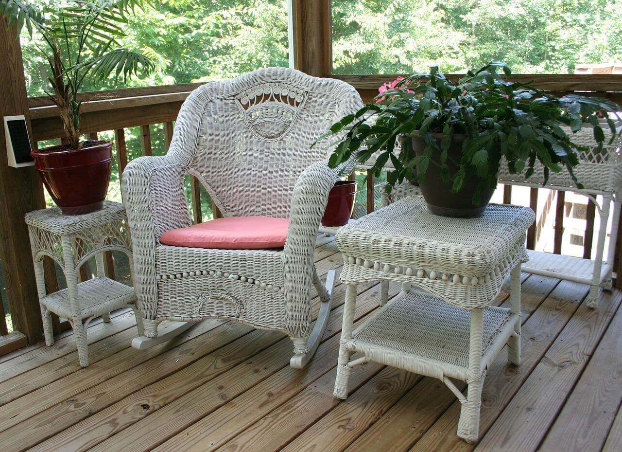 how to seal outdoor furniture