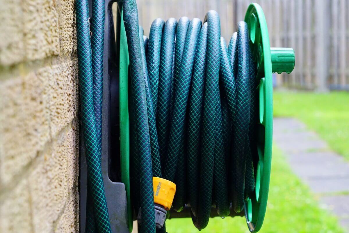 What to Look for When Choosing a Heavy Duty Garden Hose Reel