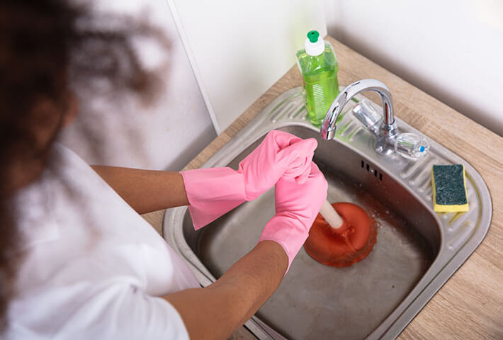 Snake popping out of the sink while washing dishes is what nightmares are  made of. Read