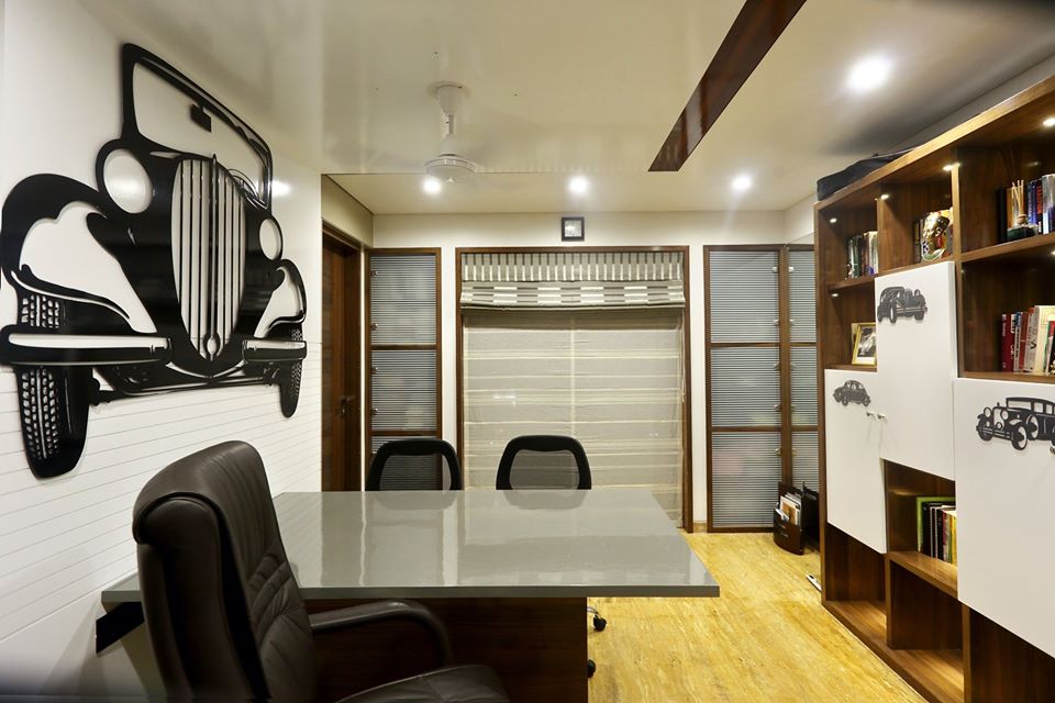 stylish workroom design with opting space